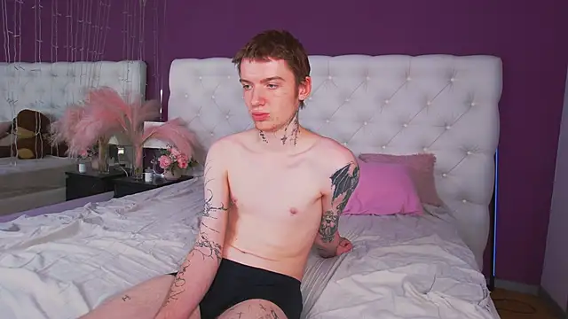 Show modela JusttJustin na web-kameri