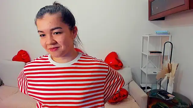 Živý XXX chat ShanaYock