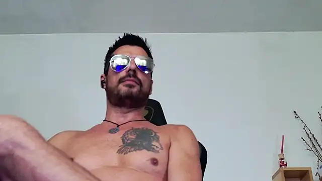 ChrisKox élő XXX-chatje