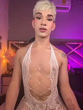 Cherry_zayden_: διαδικτυακό σόου στην κάμερα