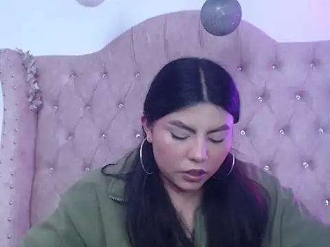 Jessica_Carter_01: онлайн-секс-чат