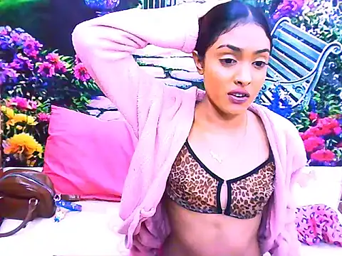 IndianPretty14u2Luv Live XXX Chat