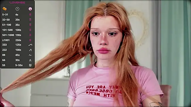 XXX chat uživo modela boobsybootie