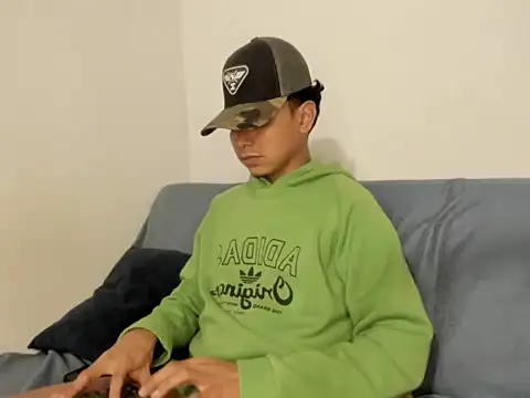 paulhot11 webcam show