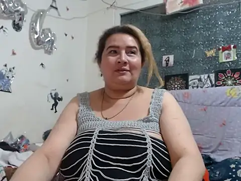 Chatroom XXX en direct de Perla1981--