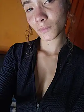 XXX chat uživo modela PocaHontas2026