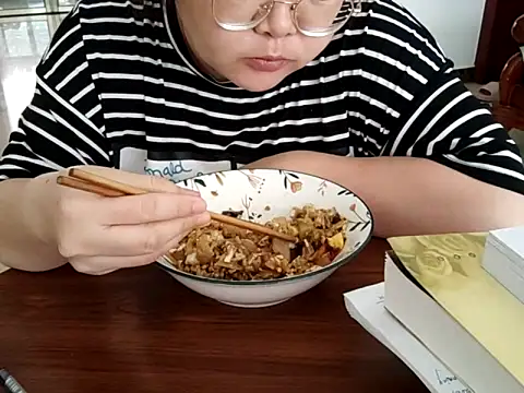 AngelwithEcupのライブXXXチャット