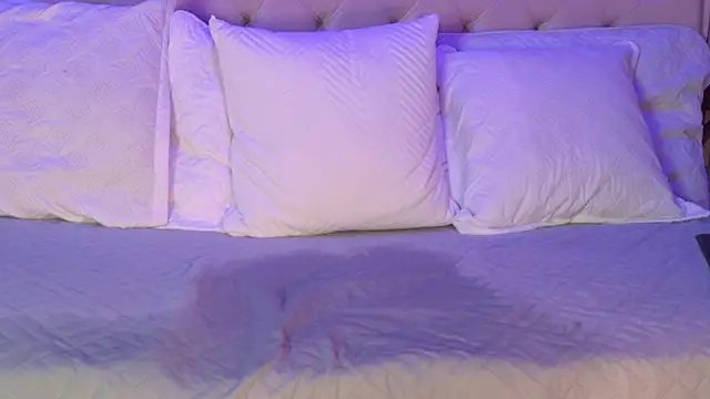 Emaa2_sm élő XXX-chatje