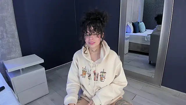 دردشة KatherineGomez الجنسية المباشرة