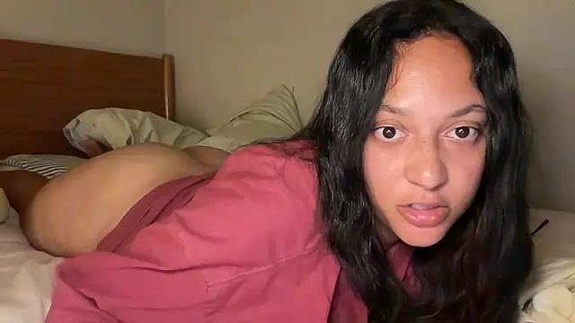 dreamyriri Show in webcam