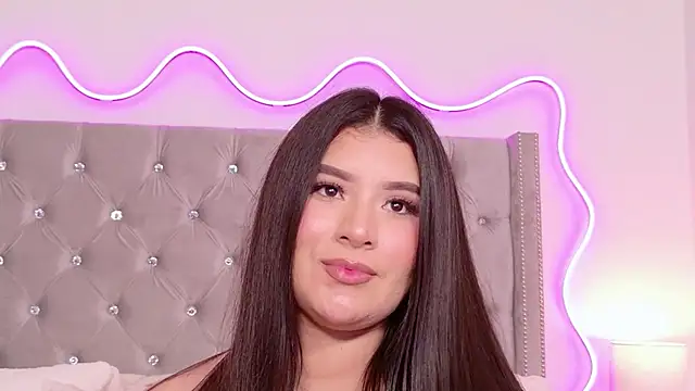 Chatroom XXX en direct de JuliaSUMMERS2022