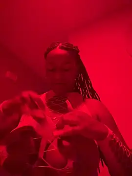 XXX chat uživo modela GirthGoddessCoco