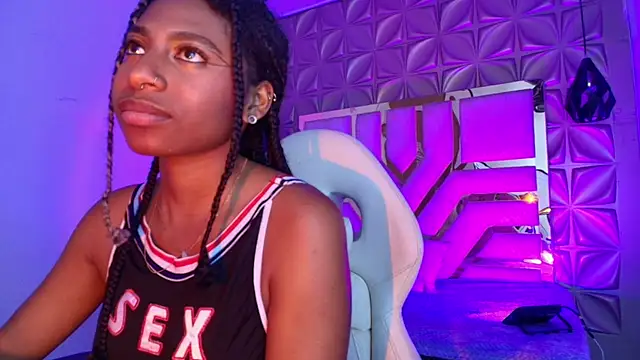 Queen_perla_ Chat XXX live