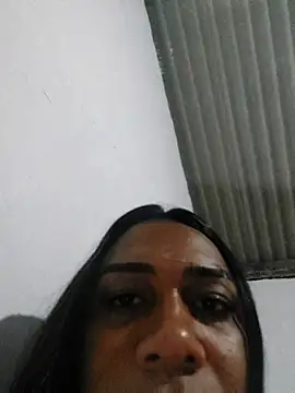 Pertunjukan Kamera Web Milenamoranguinho