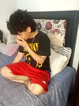 LatinHeatX22 Show in webcam