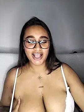 Mia_skyy18 – webcam-show