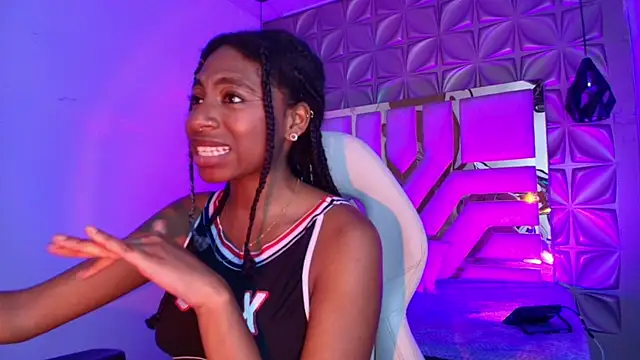 Queen_perla_ Chat XXX live