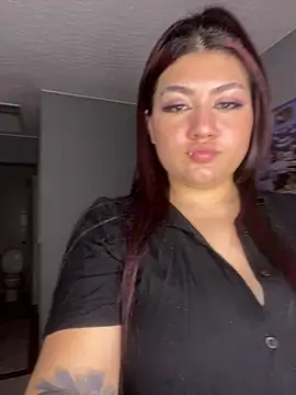 Pertunjukan Kamera Web Mia2024