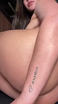 crystal_bunny7 webkamerás műsora