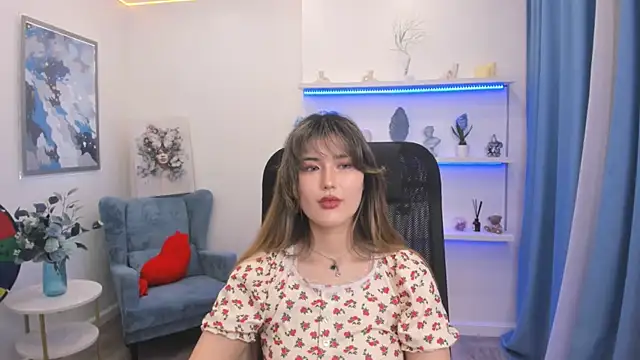 AnneTLi Adlı Modelin Canlı XXX Sohbeti