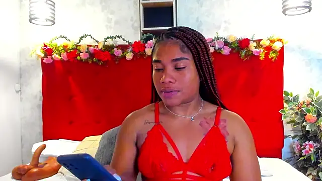 SilvannaFit live XXX chat