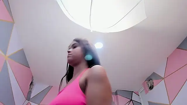 zoe_naughty18_のウェブカメラショー