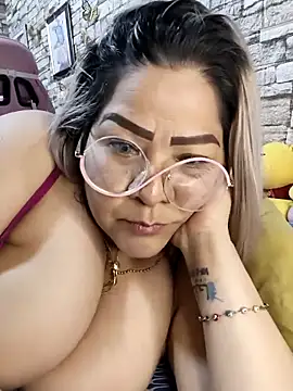 Dalessa_Bigtits Chat XXX in diretta