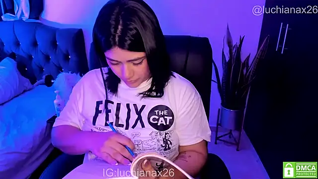 Chat +18 de lucy26_ ao vivo