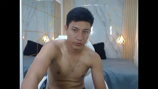 DominantBoy4 即時 XXX 聊天