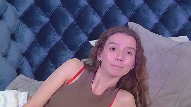 VanessaVienne Adlı Modelin Canlı XXX Sohbeti