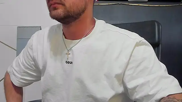 แชท XXX สดของ JamesMyerss