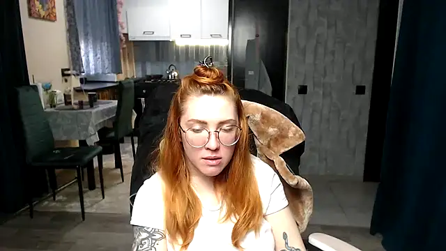 Reginasmilee's Live XXX Chat