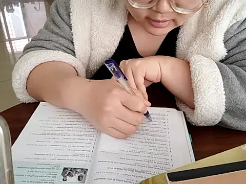 AngelwithEcupのライブXXXチャット