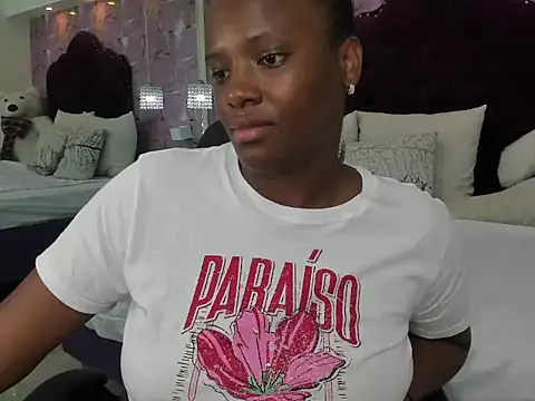 ema_chanel06: онлайн-секс-чат