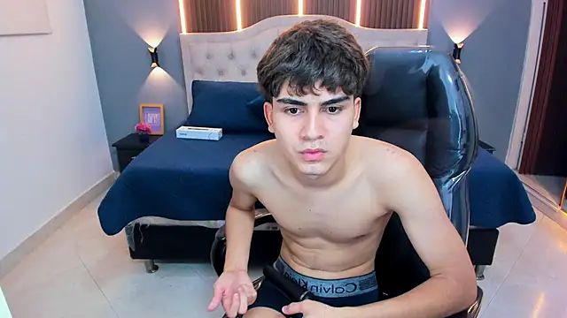 Tommy18__ Live XXX Chat