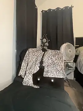 Fifty_Shades_Of_Redd – Live XXX-chat