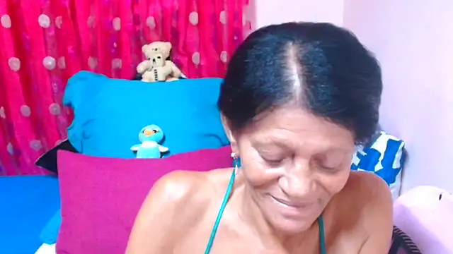 Pokazy przed kamerką – SLUTTYROXY