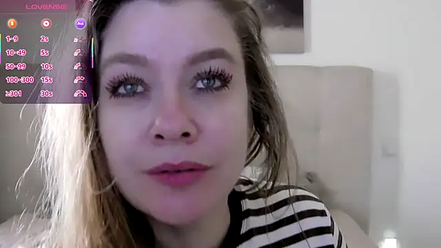 XXX chat uživo modela PetersEmily