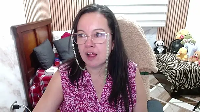 Sonialorens_ Pertunjukan Webcam