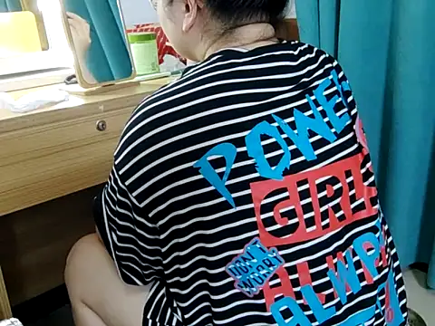 Chat +18 de AngelwithEcup ao vivo