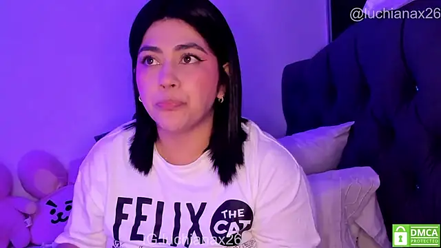 lucy26_ লাইভ XXX চ্যাট