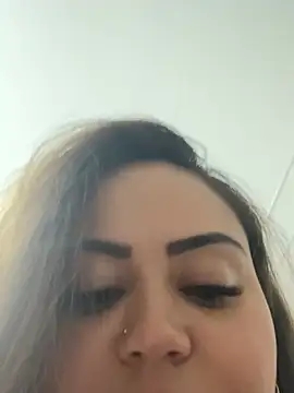 lariic – Naživo XXX chat