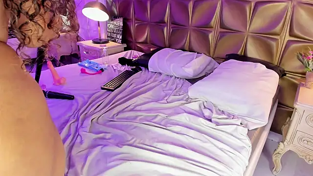 LunaJohnsのライブXXXチャット