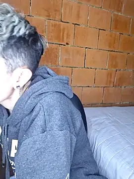 Megan-c: διαδικτυακό σόου στην κάμερα