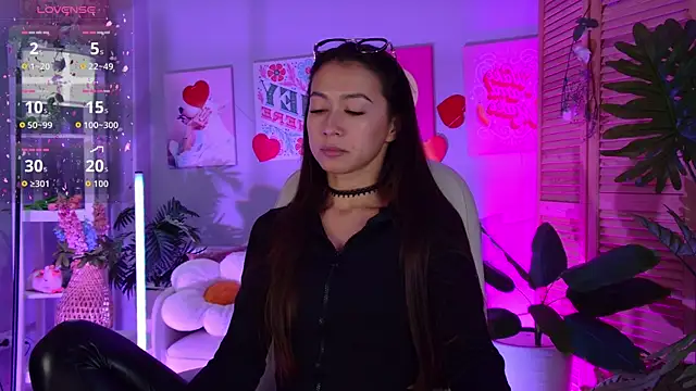 LanaBaker: онлайн-секс-чат