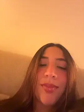 vellaah: онлайн-секс-чат