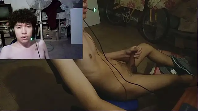 Emv2's Live XXX Chat