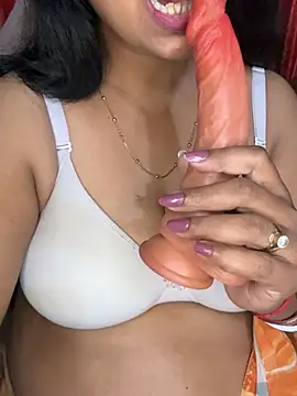 Kritika_21 Chat XXX in diretta