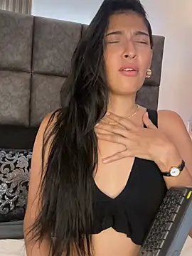 BrigitteVons Adlı Modelin Canlı XXX Sohbeti