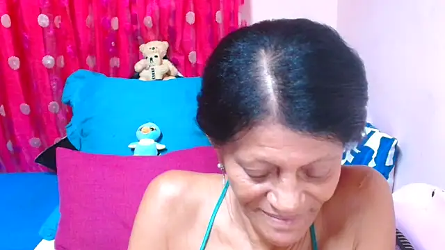 SLUTTYROXY's Live XXX Chat